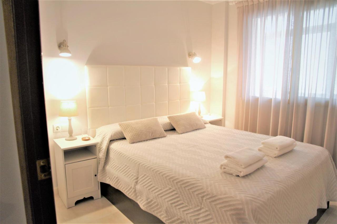 La Perla Apartment, Paradis Park, - Atico 1ª Linea - Solarium - Wifi - Piscina * La Pineda