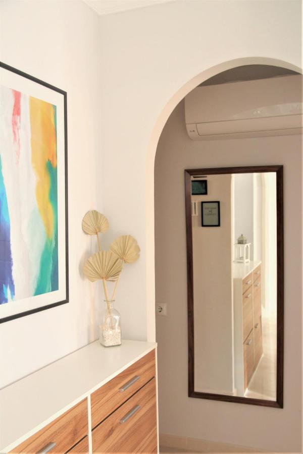 Apartment La Perla Apartment, Paradis Park, - Atico 1ª Linea - Solarium - Wifi - Piscina *