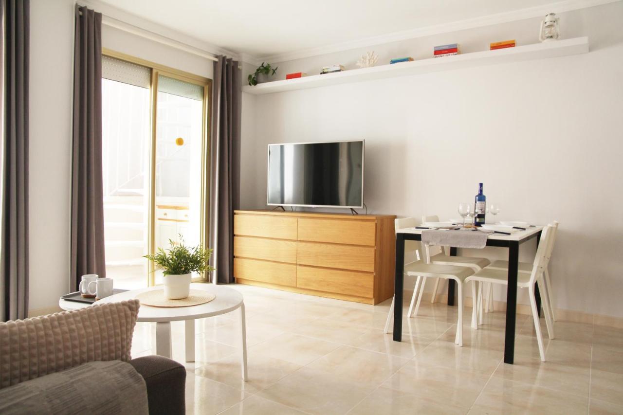 La Perla Apartment, Paradis Park, - Atico 1ª Linea - Solarium - Wifi - Piscina *